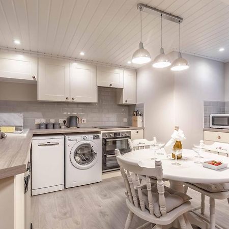 Central Windsor, 2 Bedroom 2 Bathroom, 5 Minutes To Castle Exteriör bild