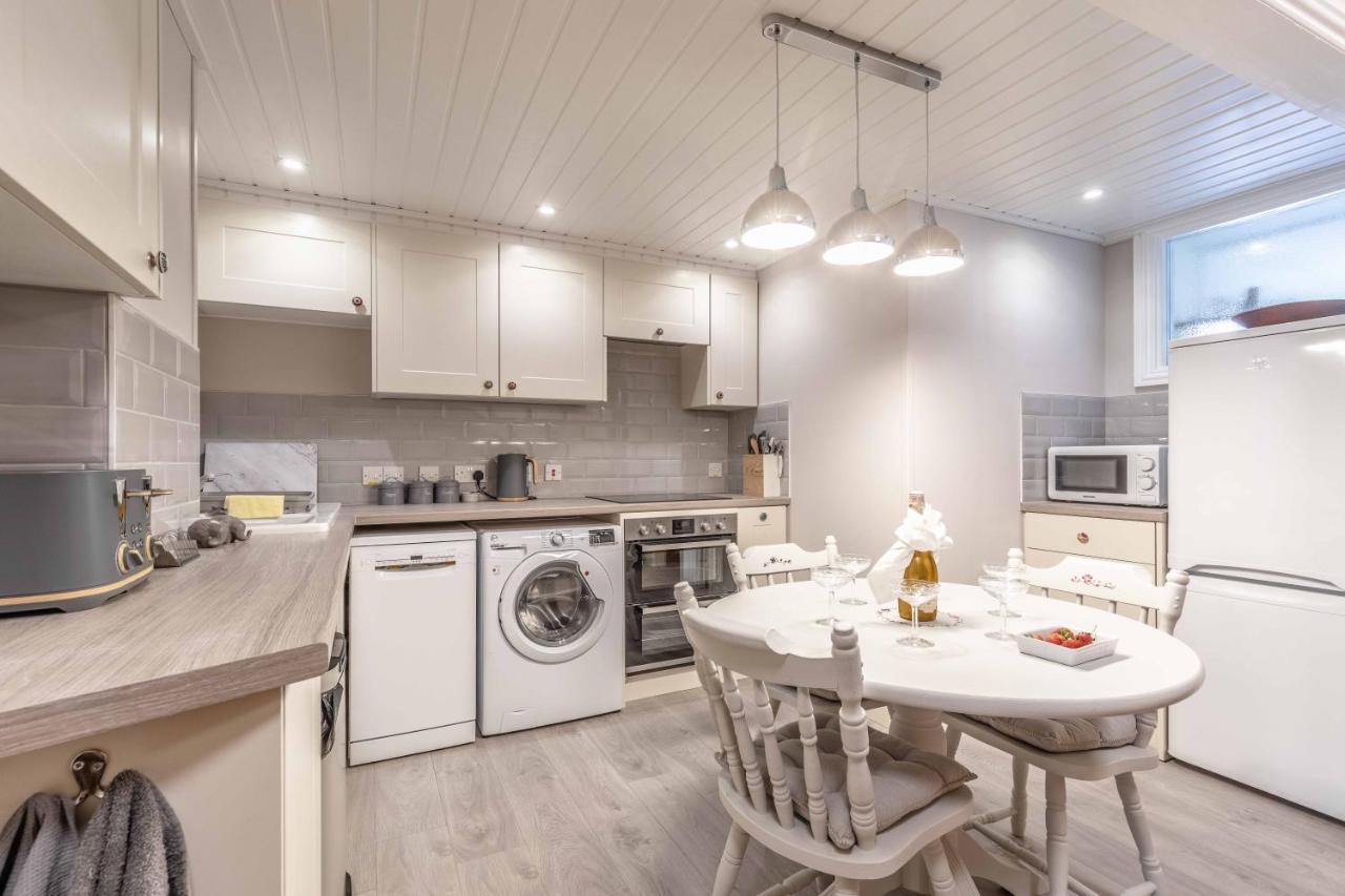 Central Windsor, 2 Bedroom 2 Bathroom, 5 Minutes To Castle Exteriör bild