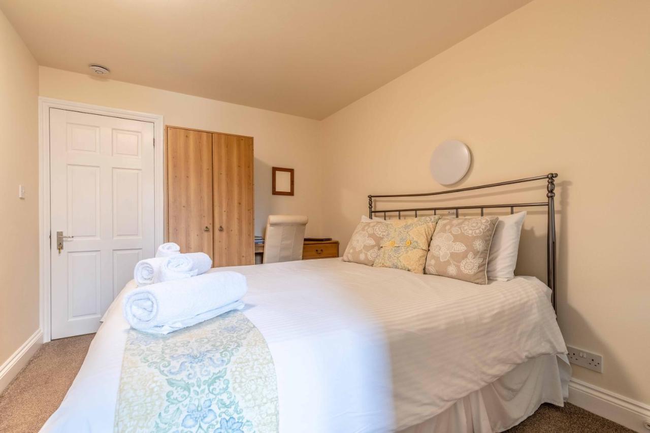 Central Windsor, 2 Bedroom 2 Bathroom, 5 Minutes To Castle Exteriör bild